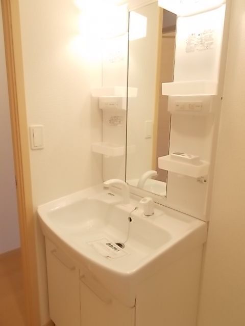 ����8