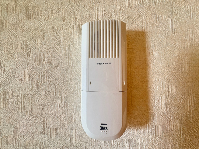 ����9