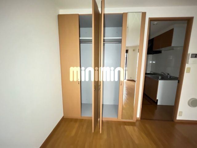 ����6