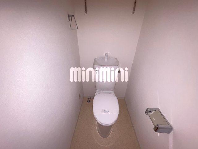 ����4