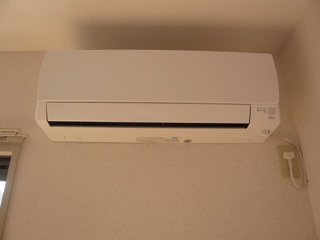 ����9