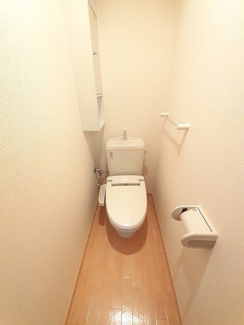 ����4