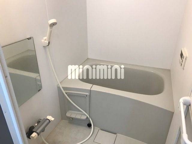 ����3