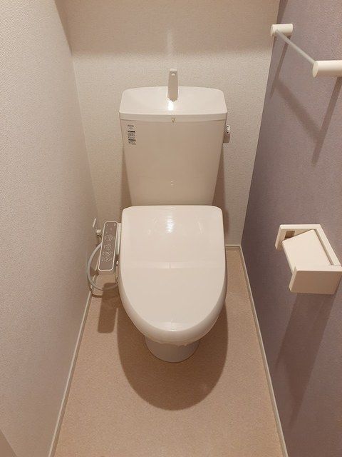 ����4