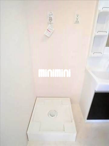 ����17