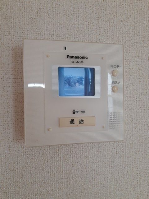 ����9