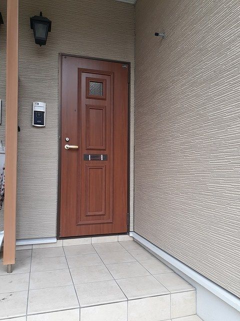 ����12