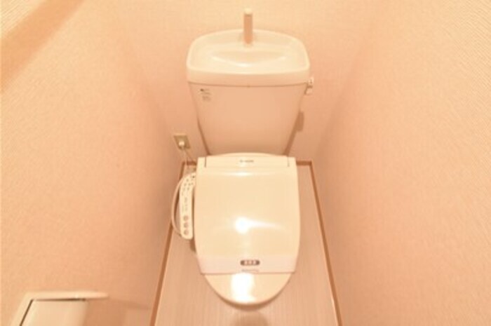 ����4