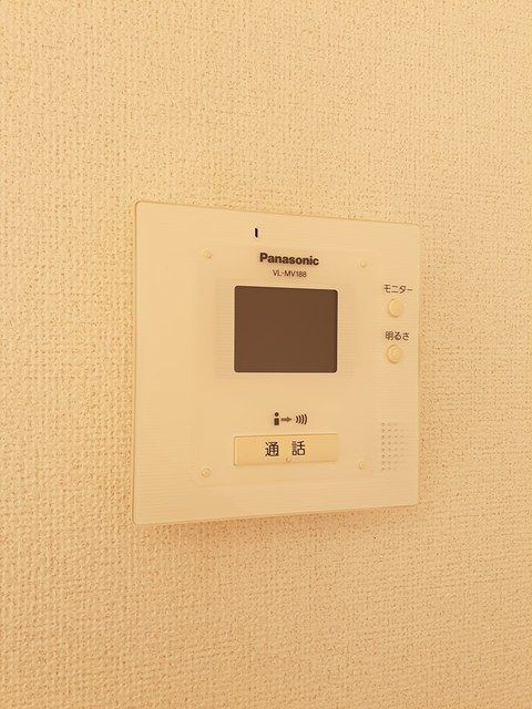����9