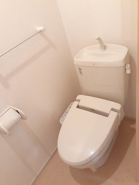 ����4