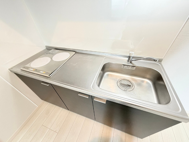����21