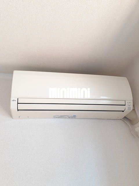 ����9