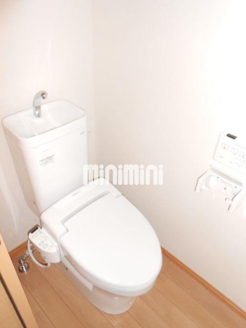 ����15