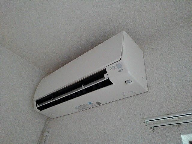 ����9