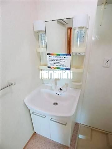 ����8