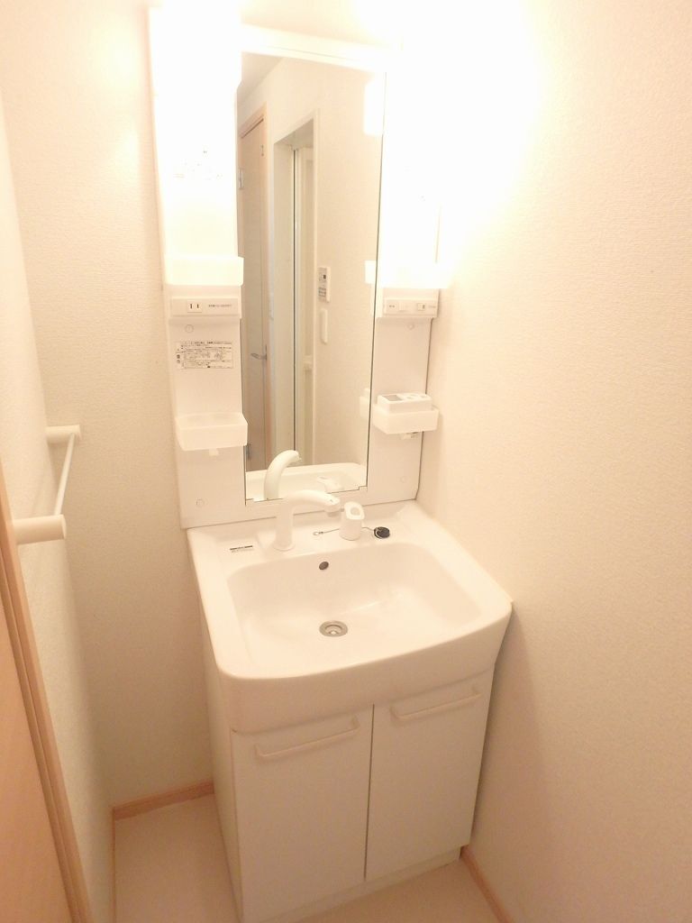 ����5