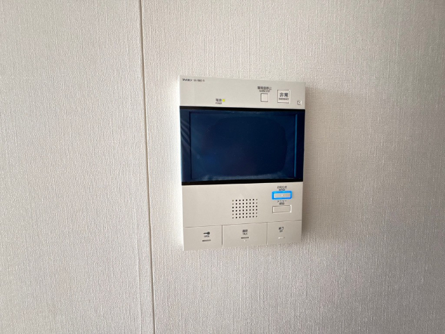 ����20