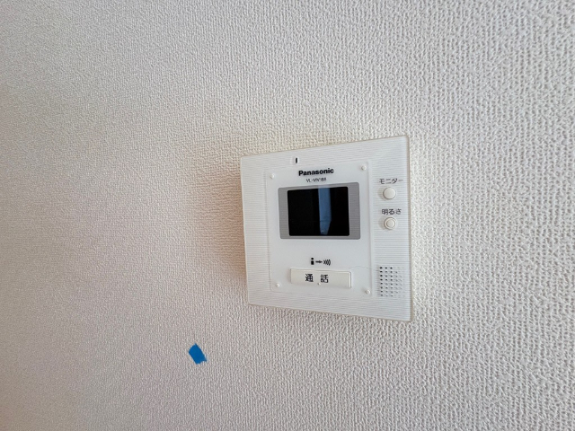����17