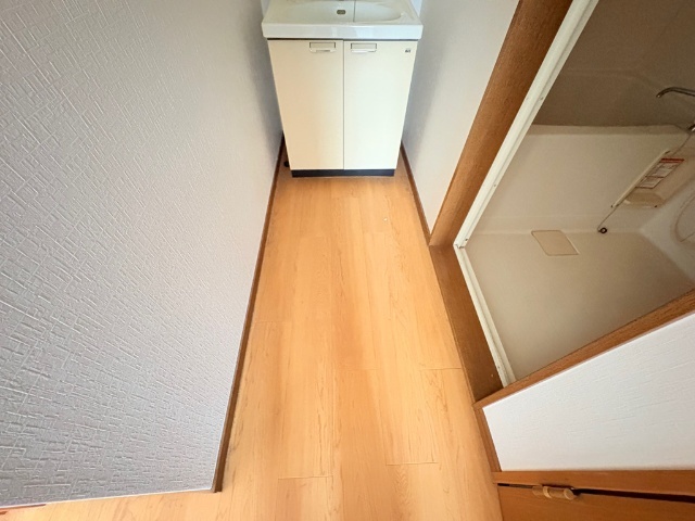 ����19