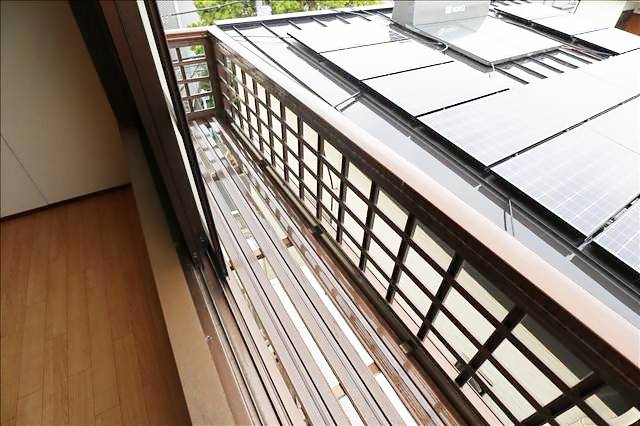 ����18