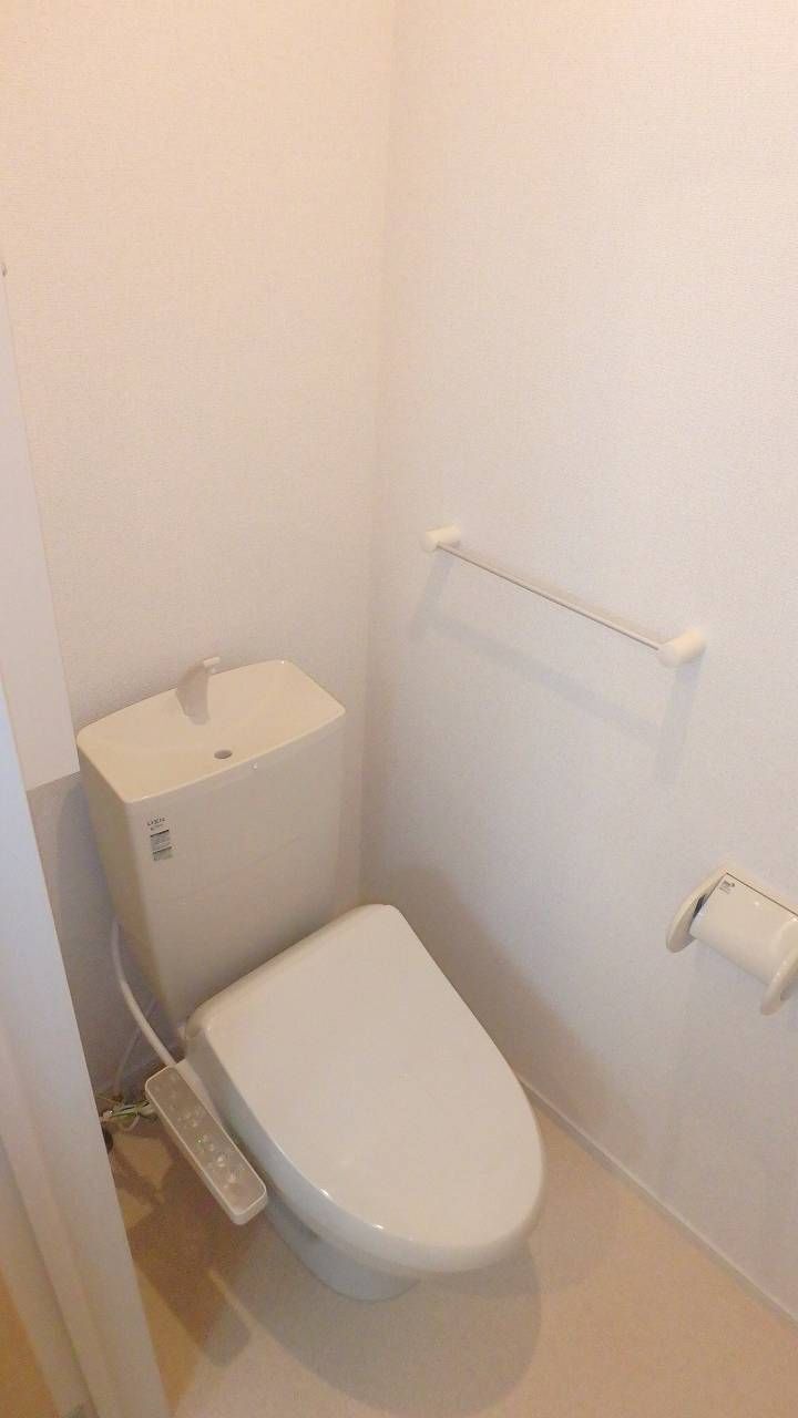 ����4