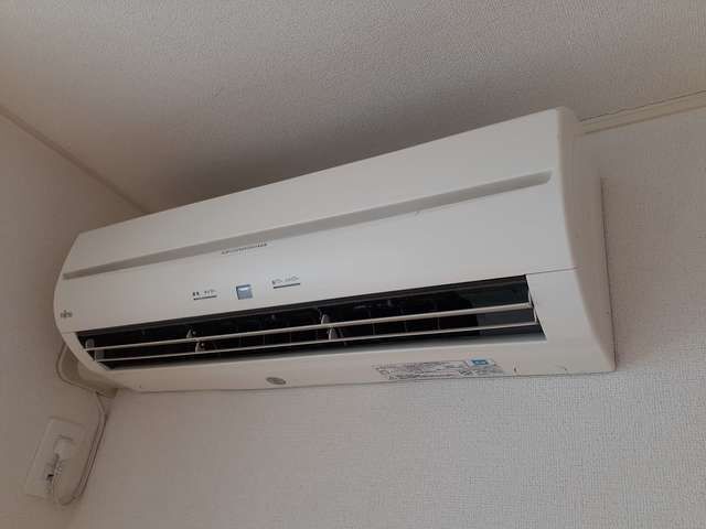 ����9