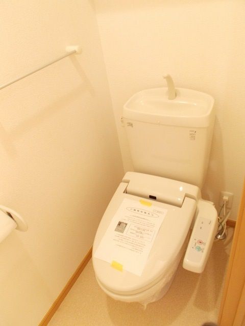 ����4