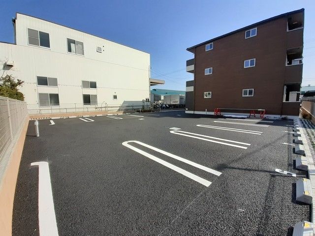 ����12