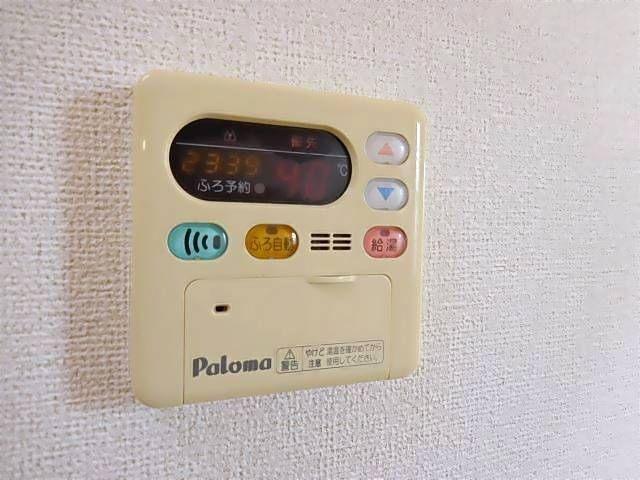 ����10