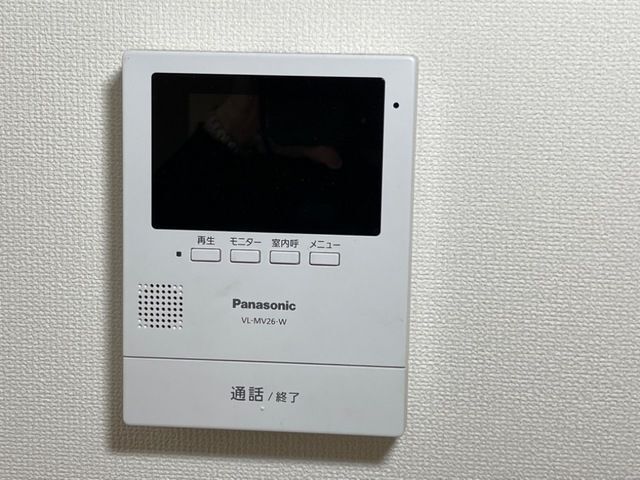 ����9