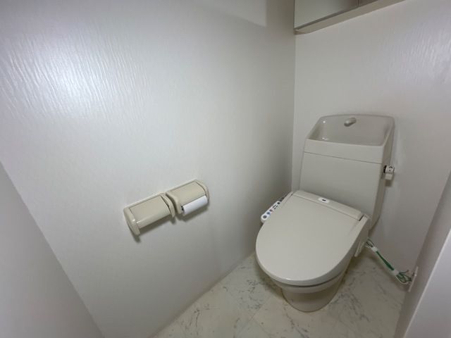 ����4