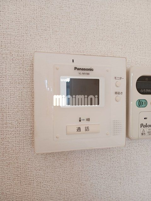 ����10