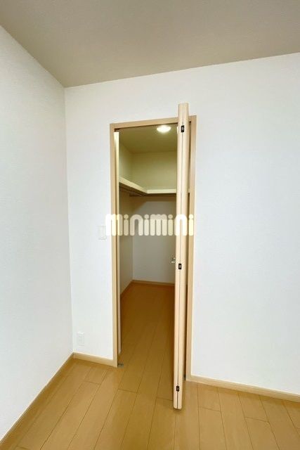 ����6