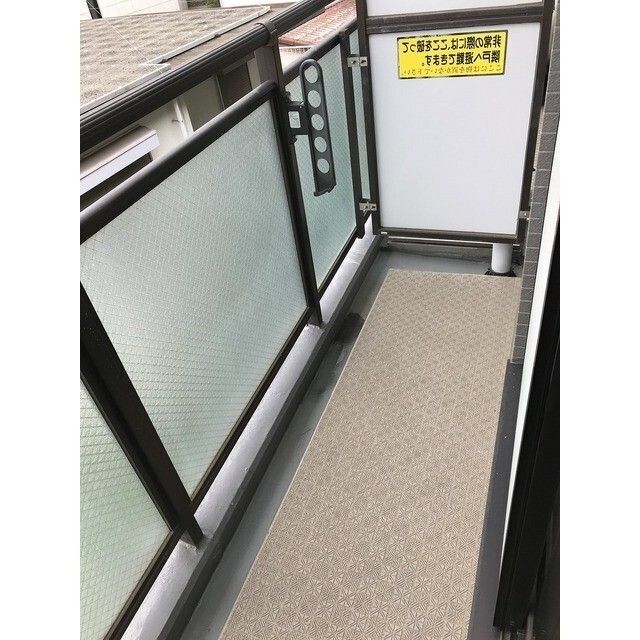 ����9