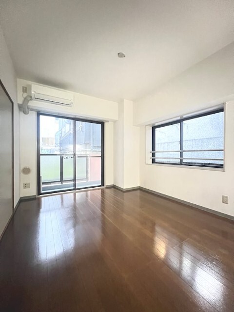 ����10