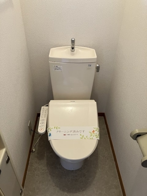 ����4