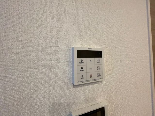 ����17