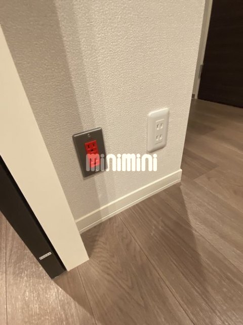 ����17