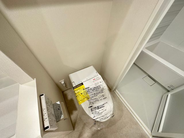 ����4