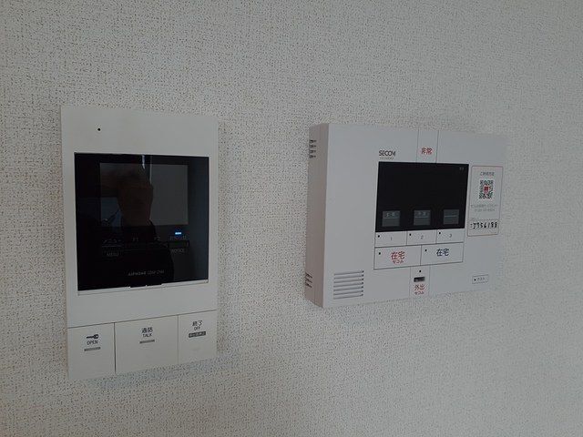 ����10