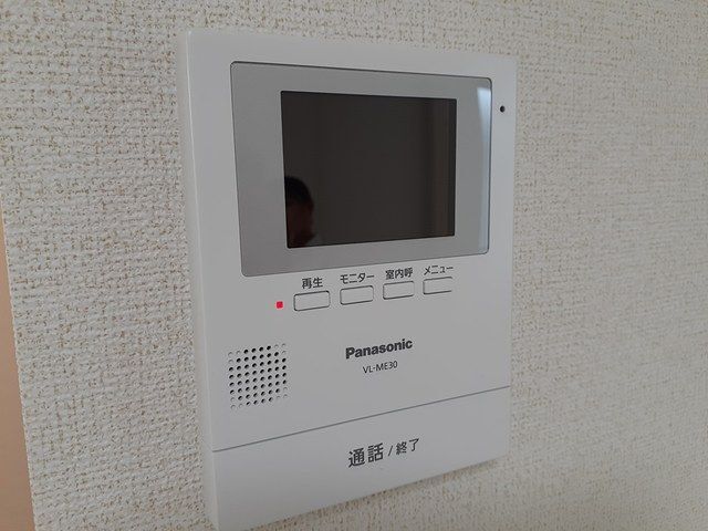 ����9
