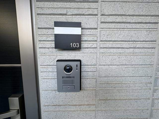 ����10