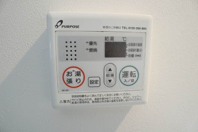 ����12