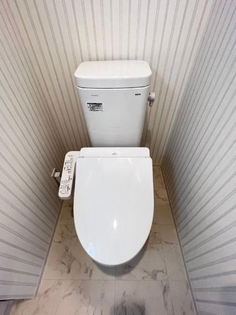 ����4