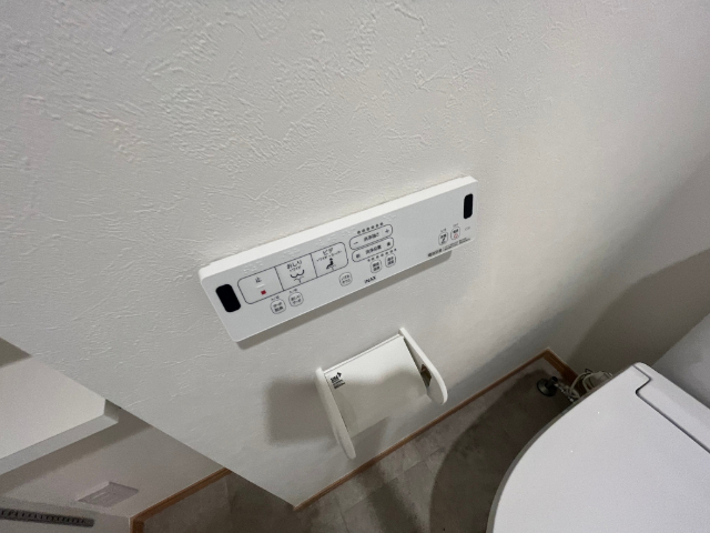 ����16
