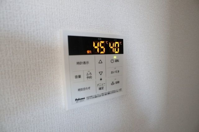����20