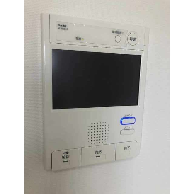 ����10
