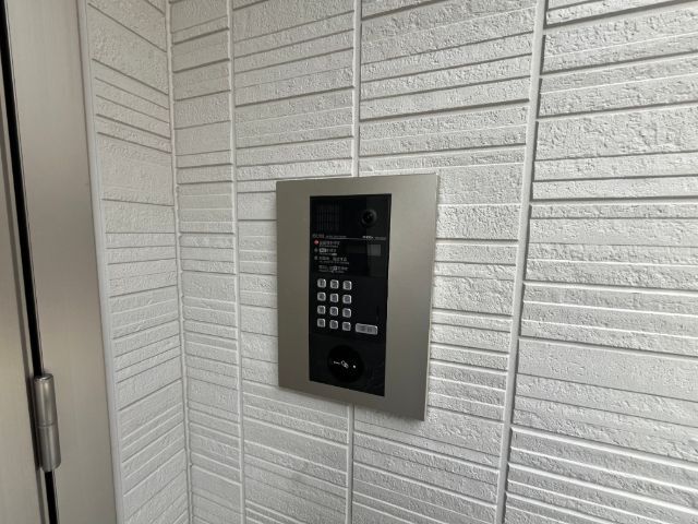 ����20