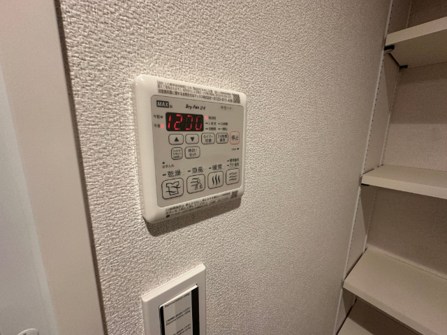����13