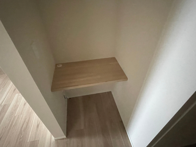 ����18